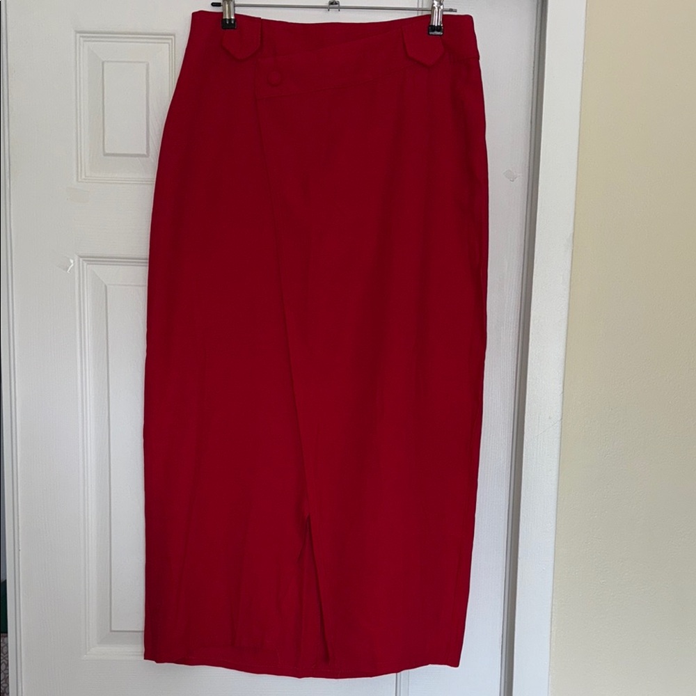 Elegant Red Women's Skirt. Brazilian